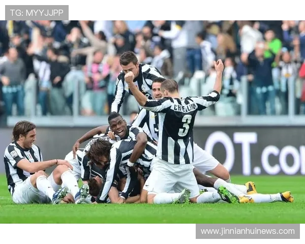 意甲联赛最新动态：尤文图斯迎战AC米兰争夺前四席位争夺战激烈